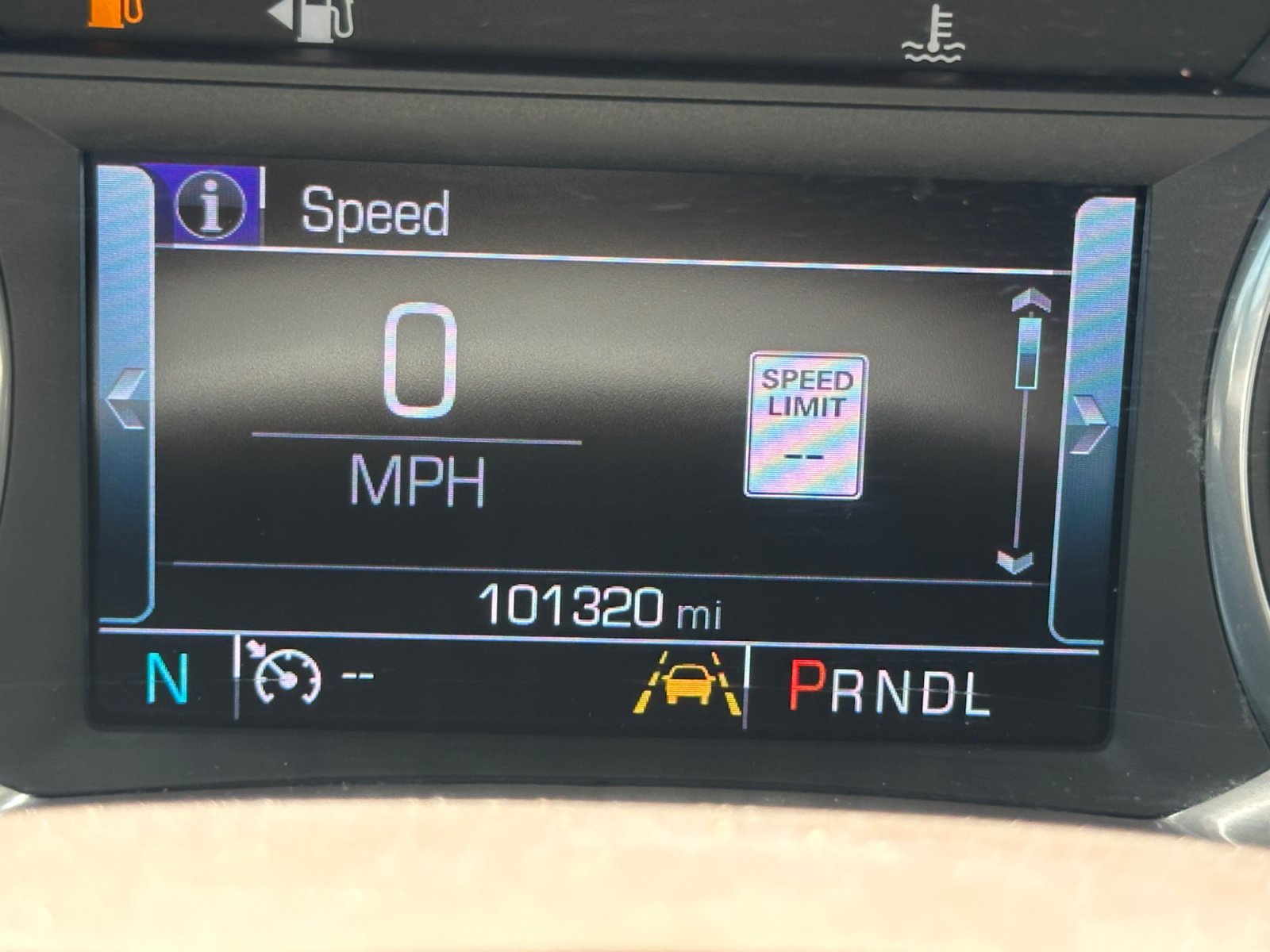 Used 2017 GMC Acadia SLT FWD image 2