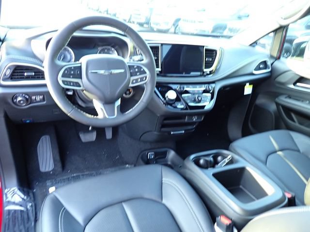 New 2026 Chrysler Pacifica Select AWD/4WD image 15