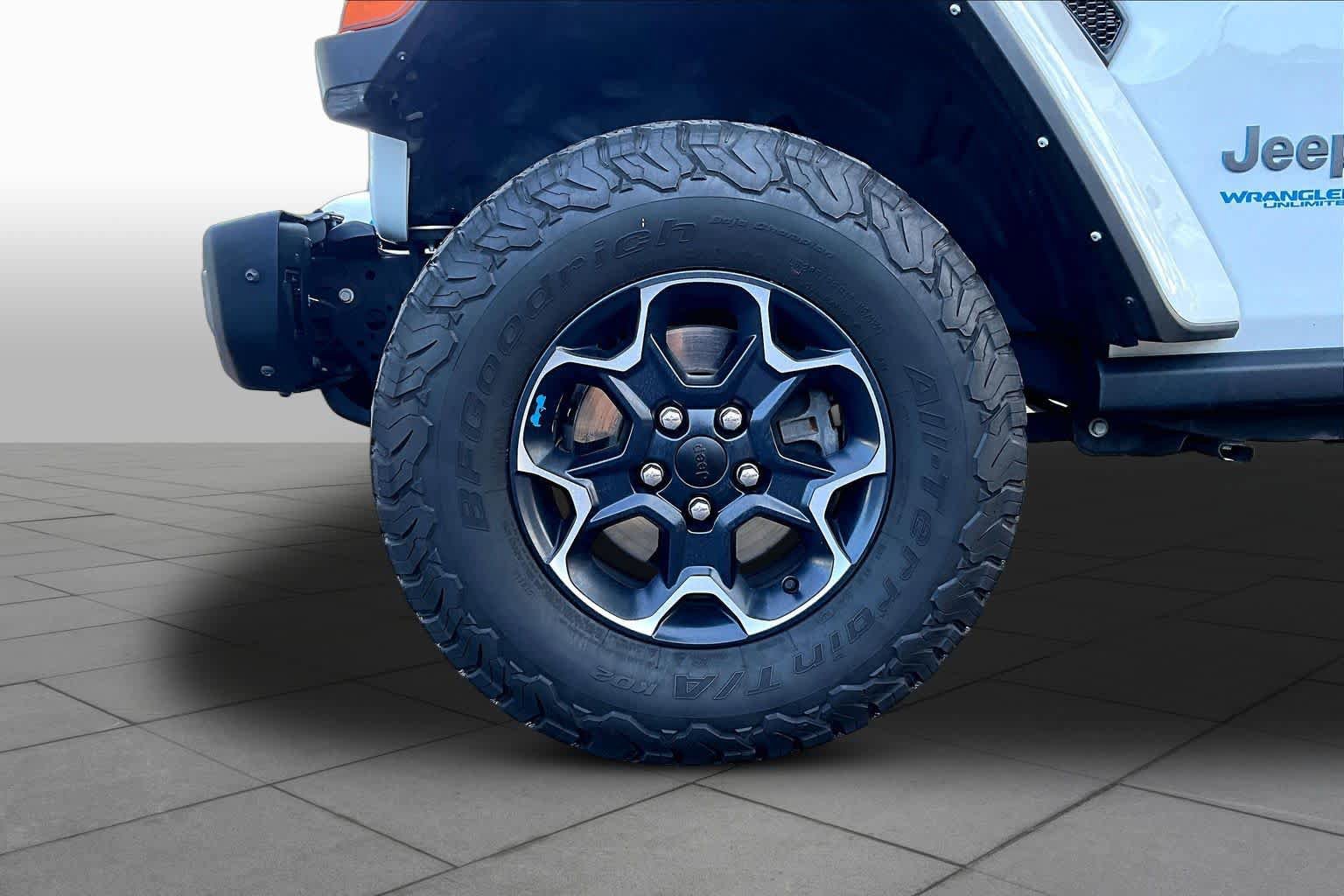 Used 2022 Jeep Wrangler Unlimited Rubicon 4xe w/ Steel Bumper Group AWD/4WD image 11