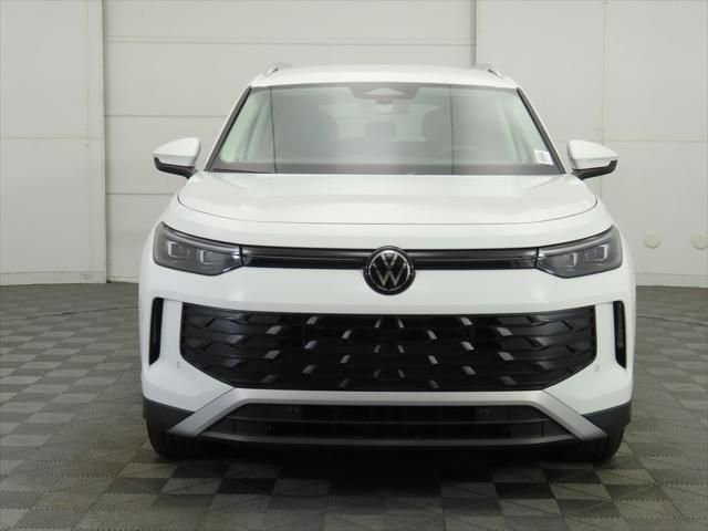 New 2026 Volkswagen Tiguan SE image 2