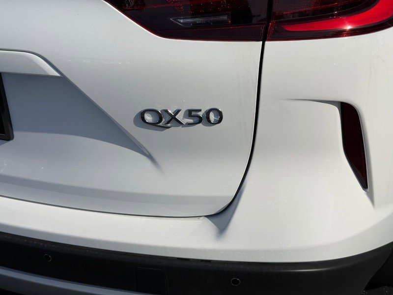 New 2025 INFINITI QX50 Pure image 5