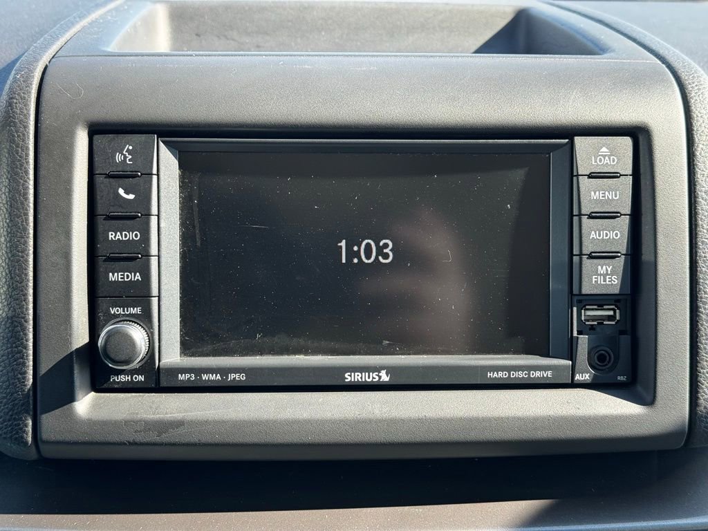 Used 2010 Volkswagen Routan SE image 13