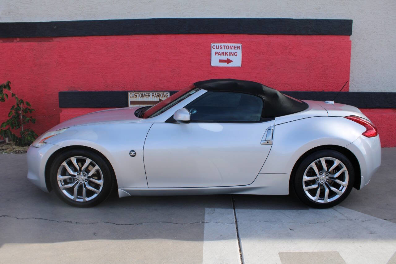 Used 2012 Nissan 370Z Roadster 2dr Convertible image 10