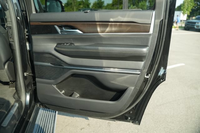 Used 2023 Jeep Grand Wagoneer Series II AWD/4WD image 24