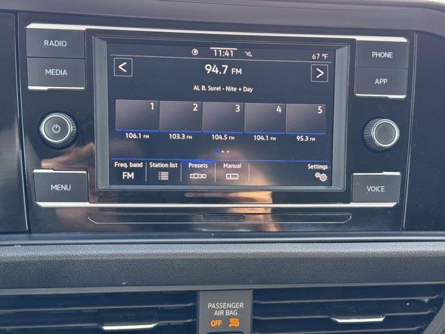 Used 2024 Volkswagen Jetta SE image 16