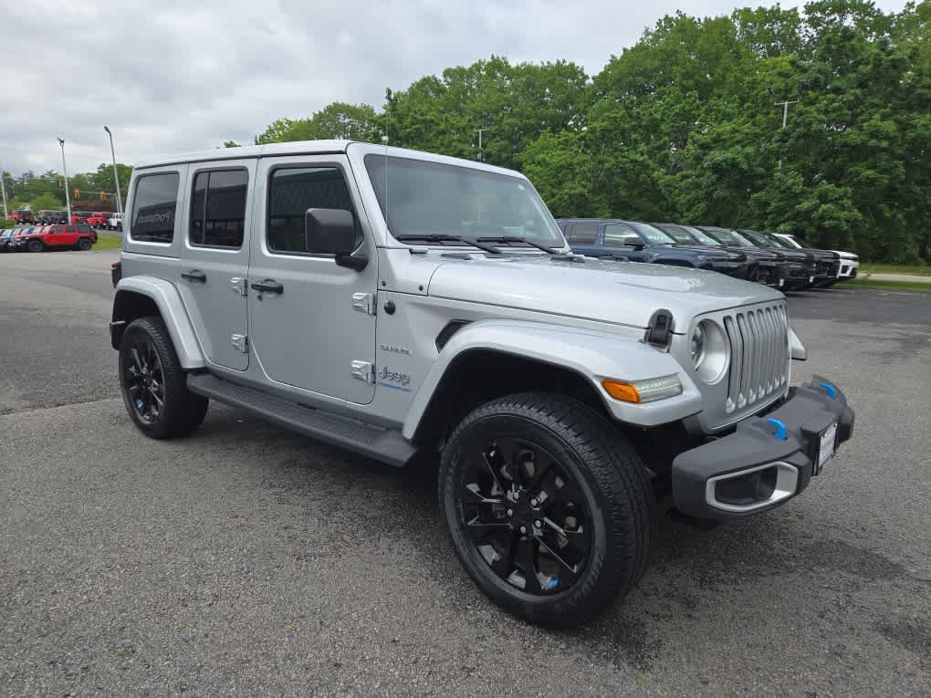 Used 2023 Jeep Wrangler Unlimited Sahara w/ Cold Weather Group AWD/4WD image 2