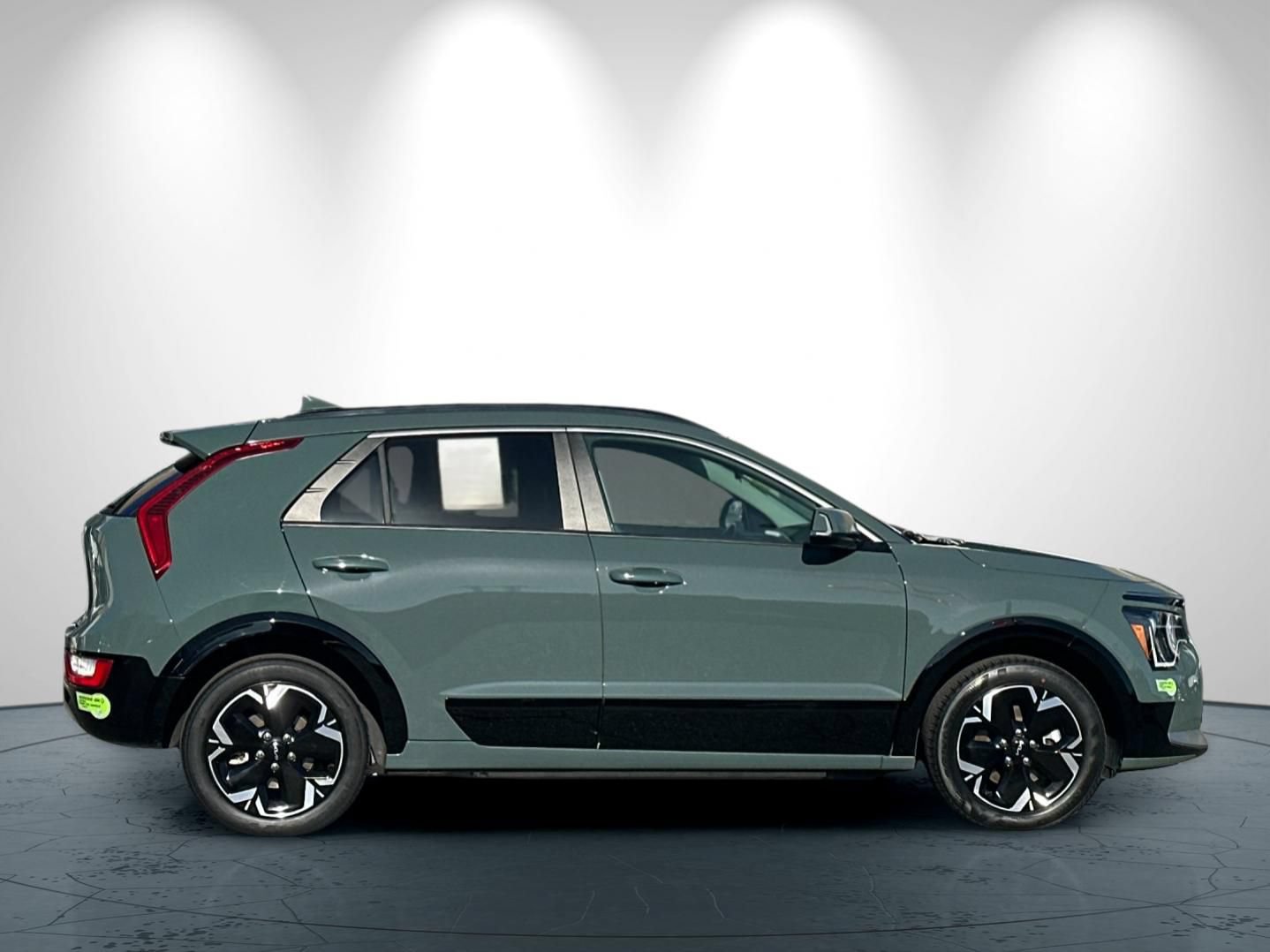 Used 2023 Kia Niro Wind FWD image 3