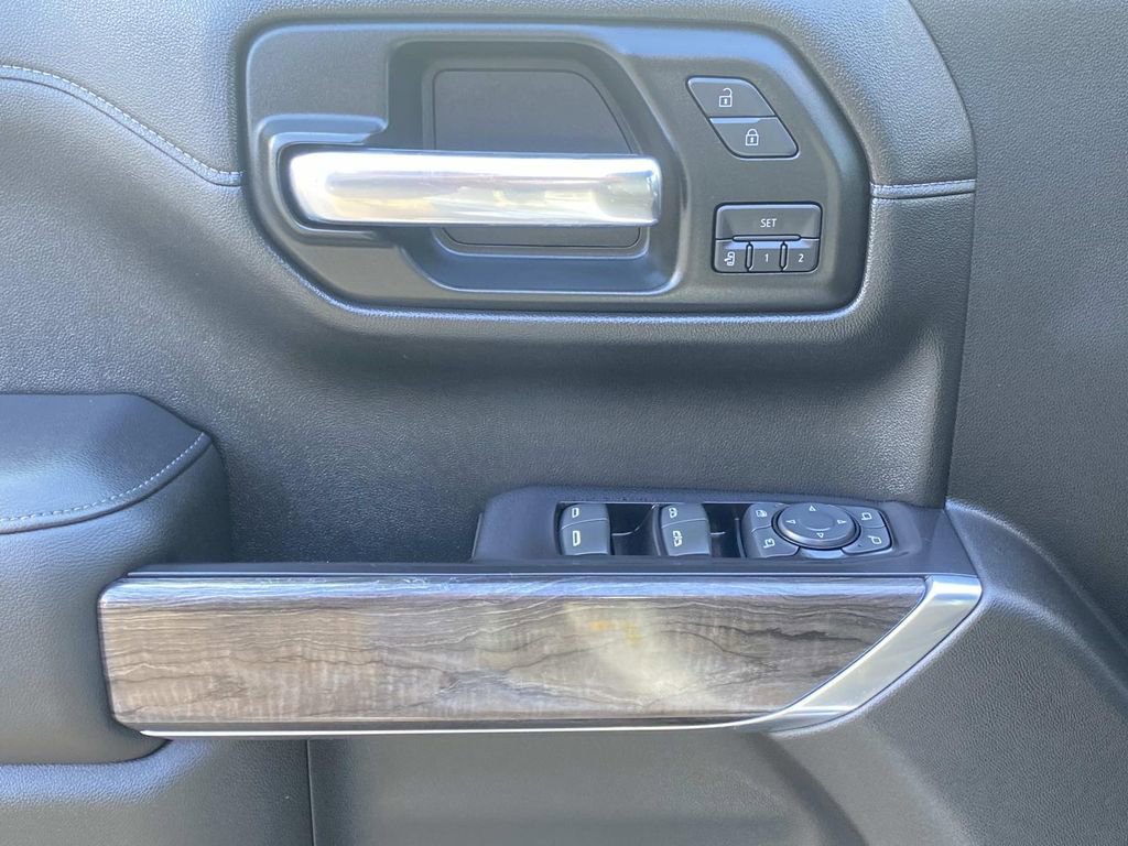 Used 2019 Chevrolet Silverado 1500 LTZ image 27