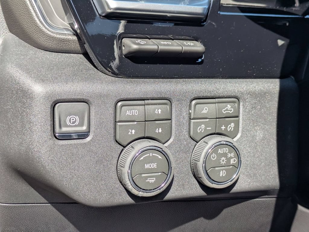 New 2026 Chevrolet Silverado 1500 High Country AWD/4WD image 14