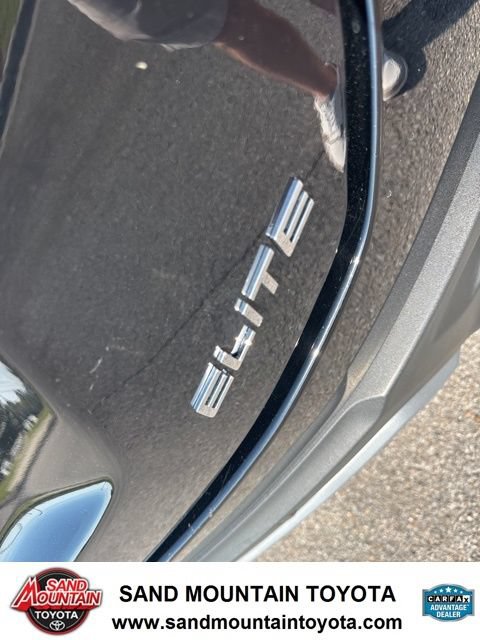 Used 2023 Honda Pilot Elite image 8
