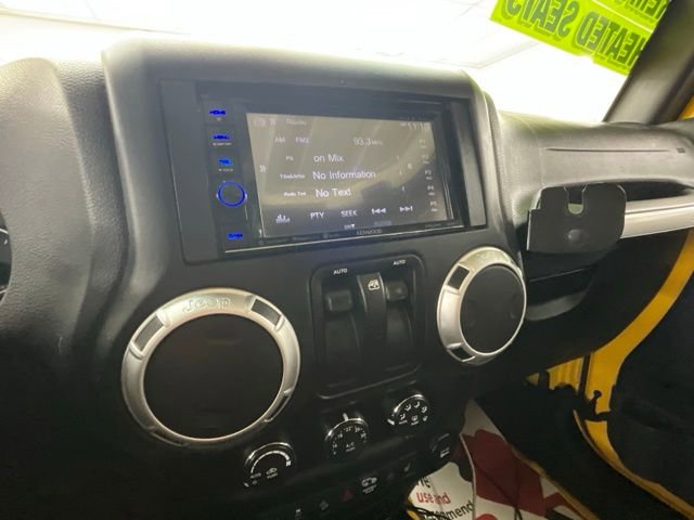 Used 2015 Jeep Wrangler Rubicon w/ Connectivity Group image 10