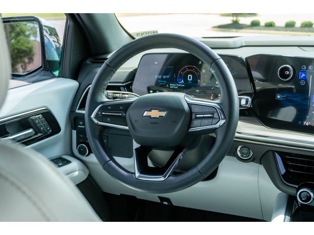 Used 2025 Chevrolet Tahoe Premier AWD/4WD image 22