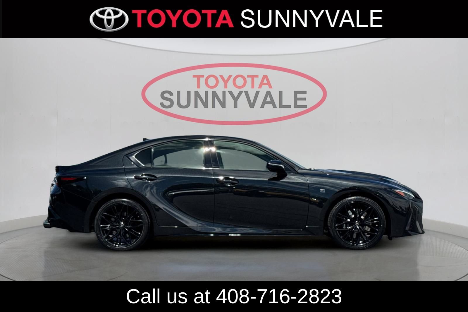 Used 2022 Lexus IS 500 RWD image 9