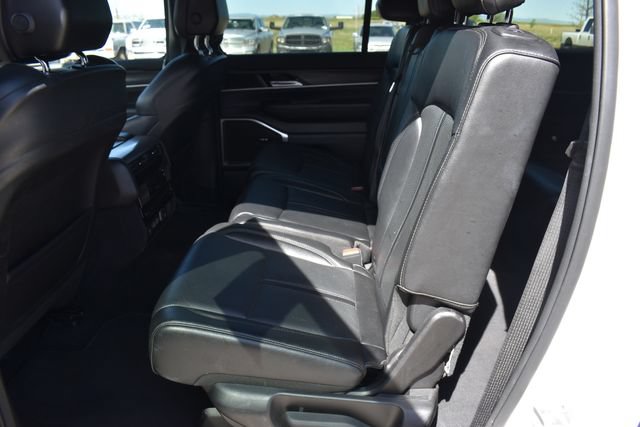 Used 2023 Jeep Wagoneer L Series II AWD/4WD image 20