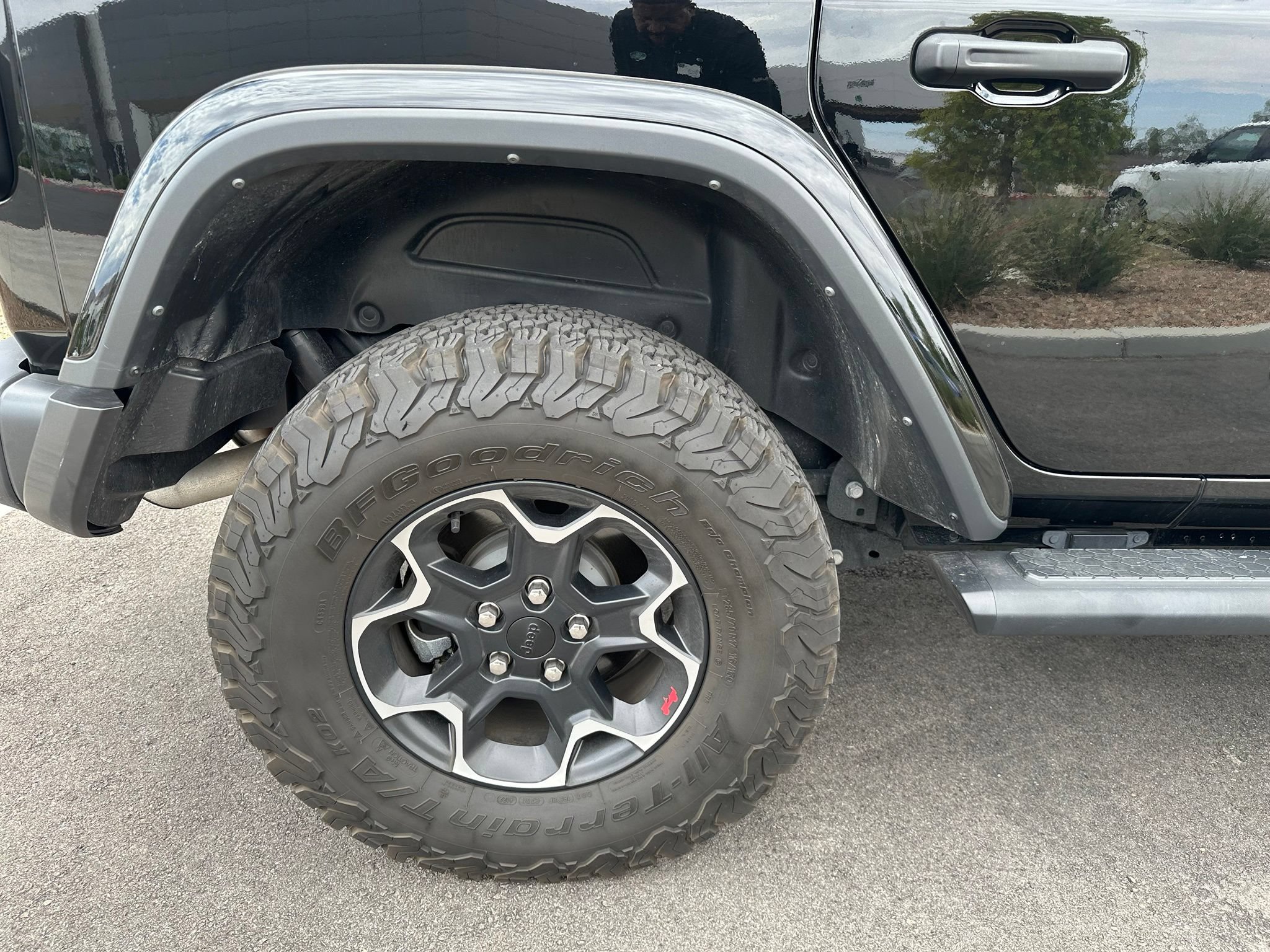 Used 2023 Jeep Wrangler Unlimited Rubicon w/ Cold Weather Group AWD/4WD image 9