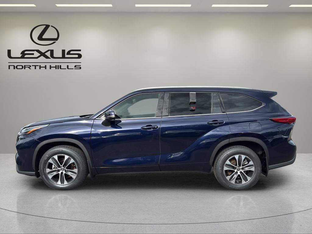 Used 2022 Toyota Highlander XLE image 9
