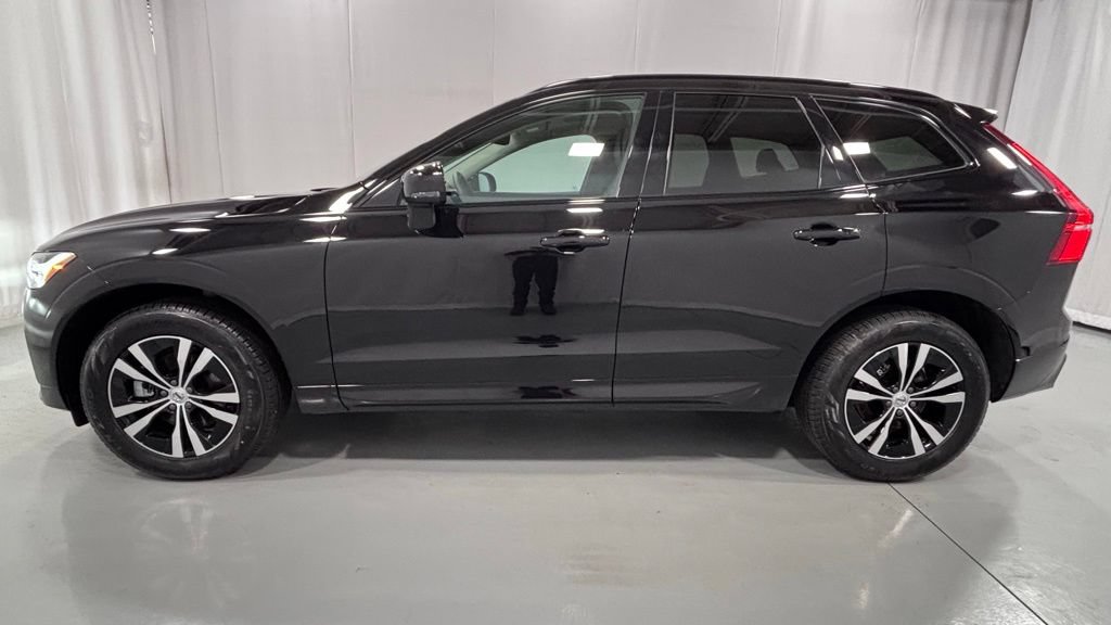 Certified 2025 Volvo XC60 B5 Core AWD/4WD image 9