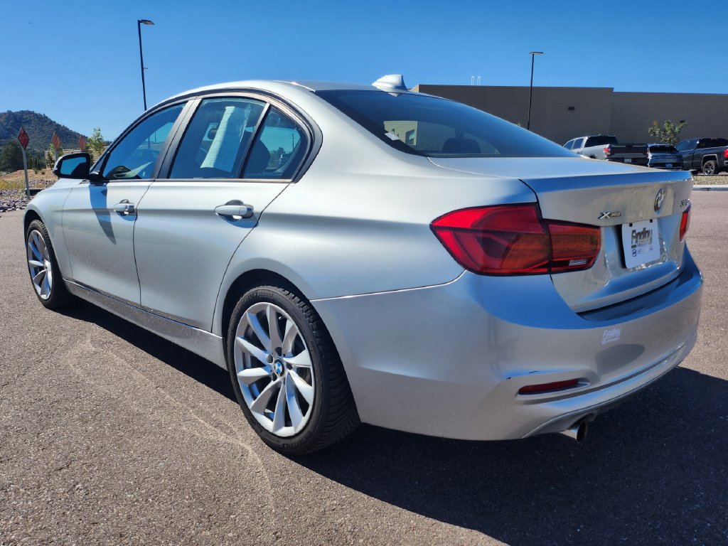 Used 2016 BMW 320i xDrive Sedan AWD/4WD image 7
