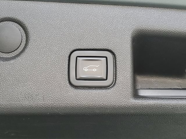 Used 2023 Chevrolet Equinox LT FWD image 12