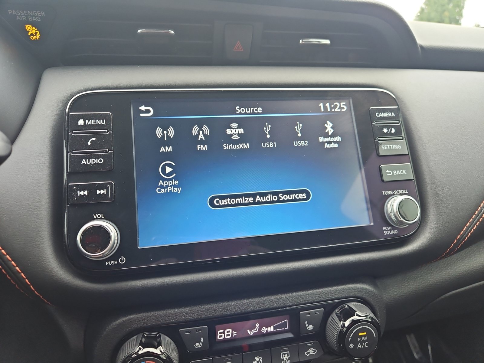 Used 2023 Nissan Kicks SR w/ SR Premium Package FWD image 19