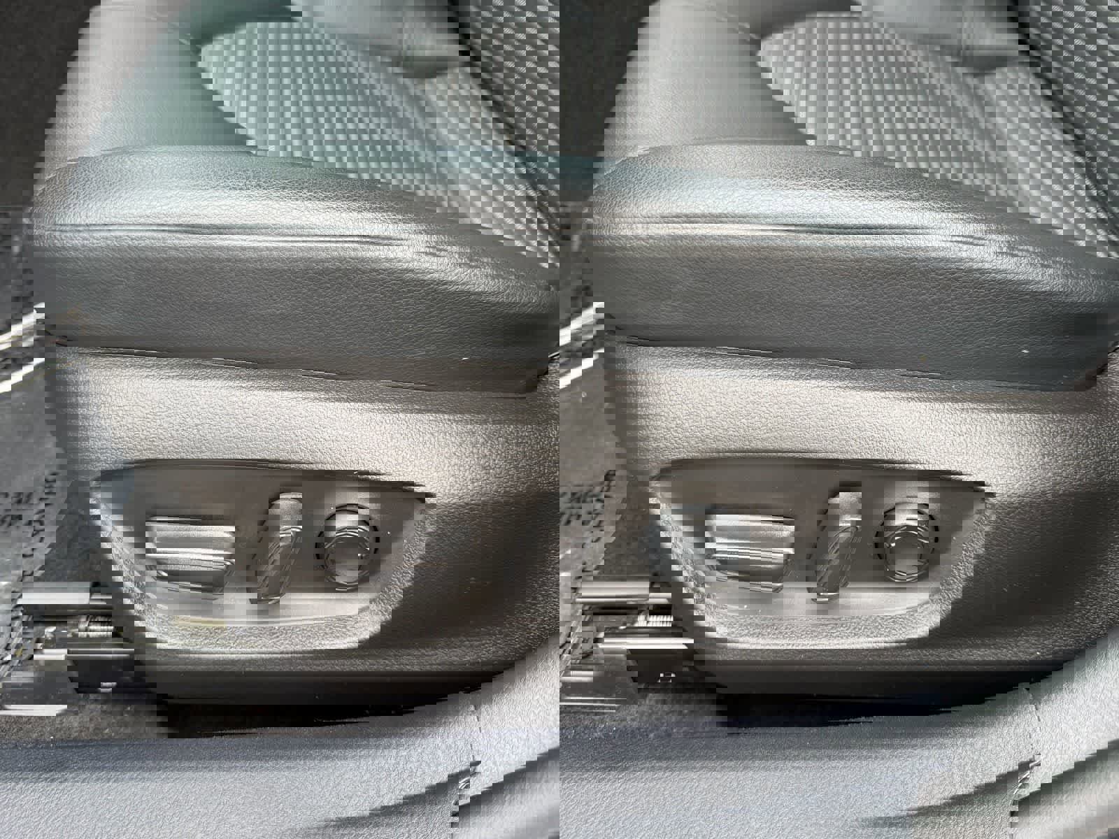 Used 2021 Toyota Camry SE w/ Carpet Mat Package (TMS) image 20