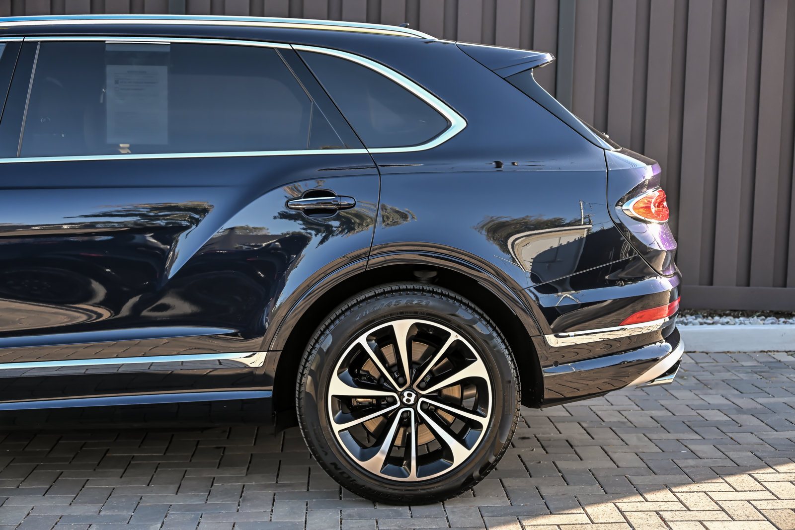 Certified 2023 Bentley Bentayga Extended Wheelbase AWD/4WD image 12