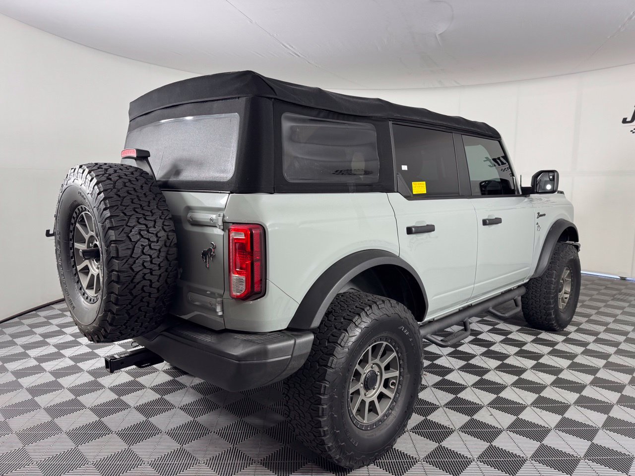 Used 2022 Ford Bronco Black Diamond AWD/4WD image 7