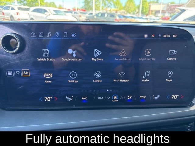 Used 2024 Chevrolet Traverse LT image 28