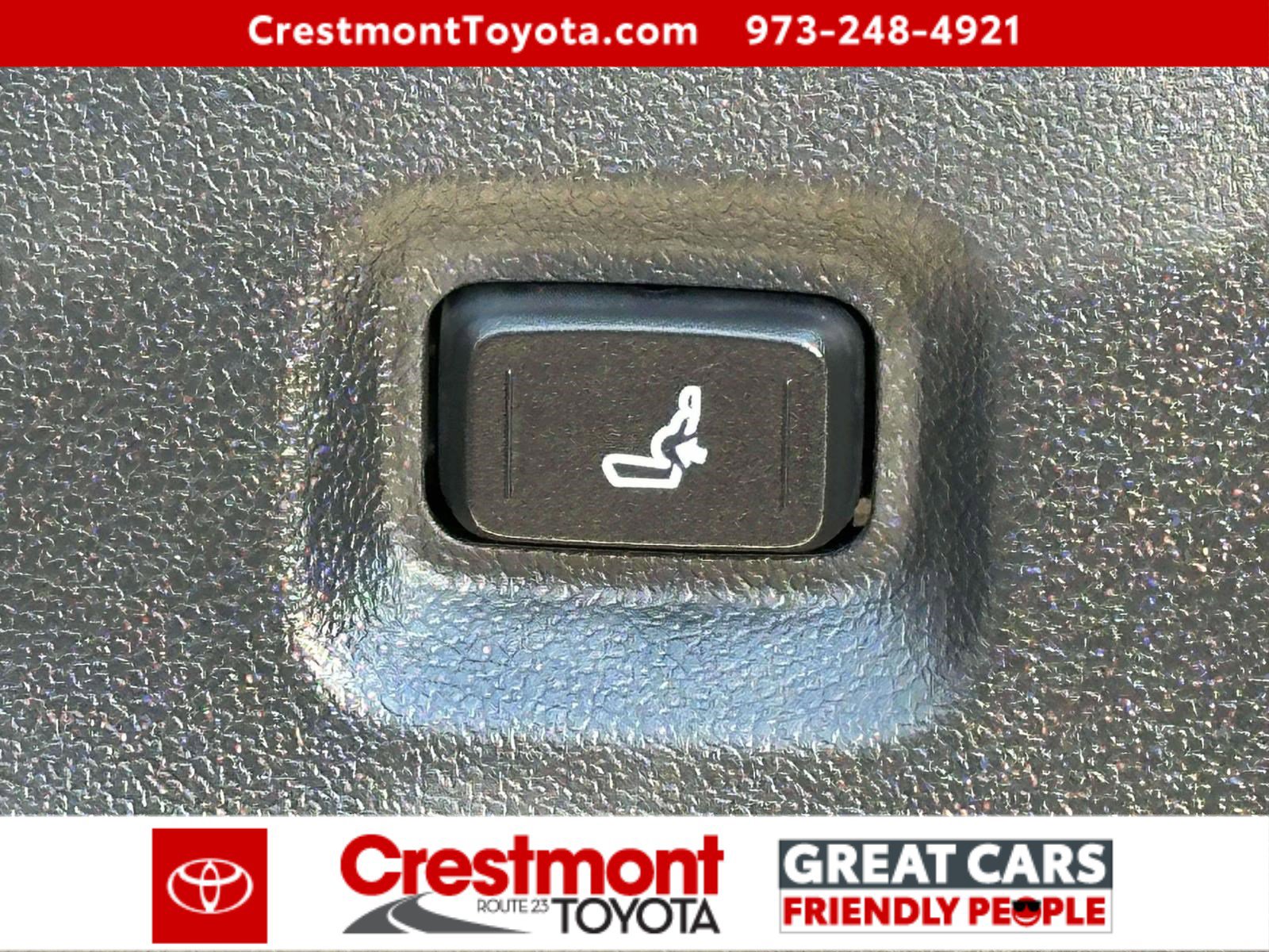 Certified 2025 Toyota Tacoma SR5 AWD/4WD image 14