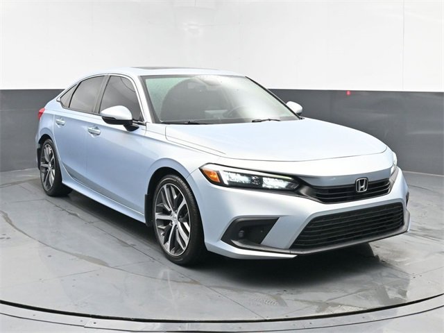 Used 2022 Honda Civic Touring image 2