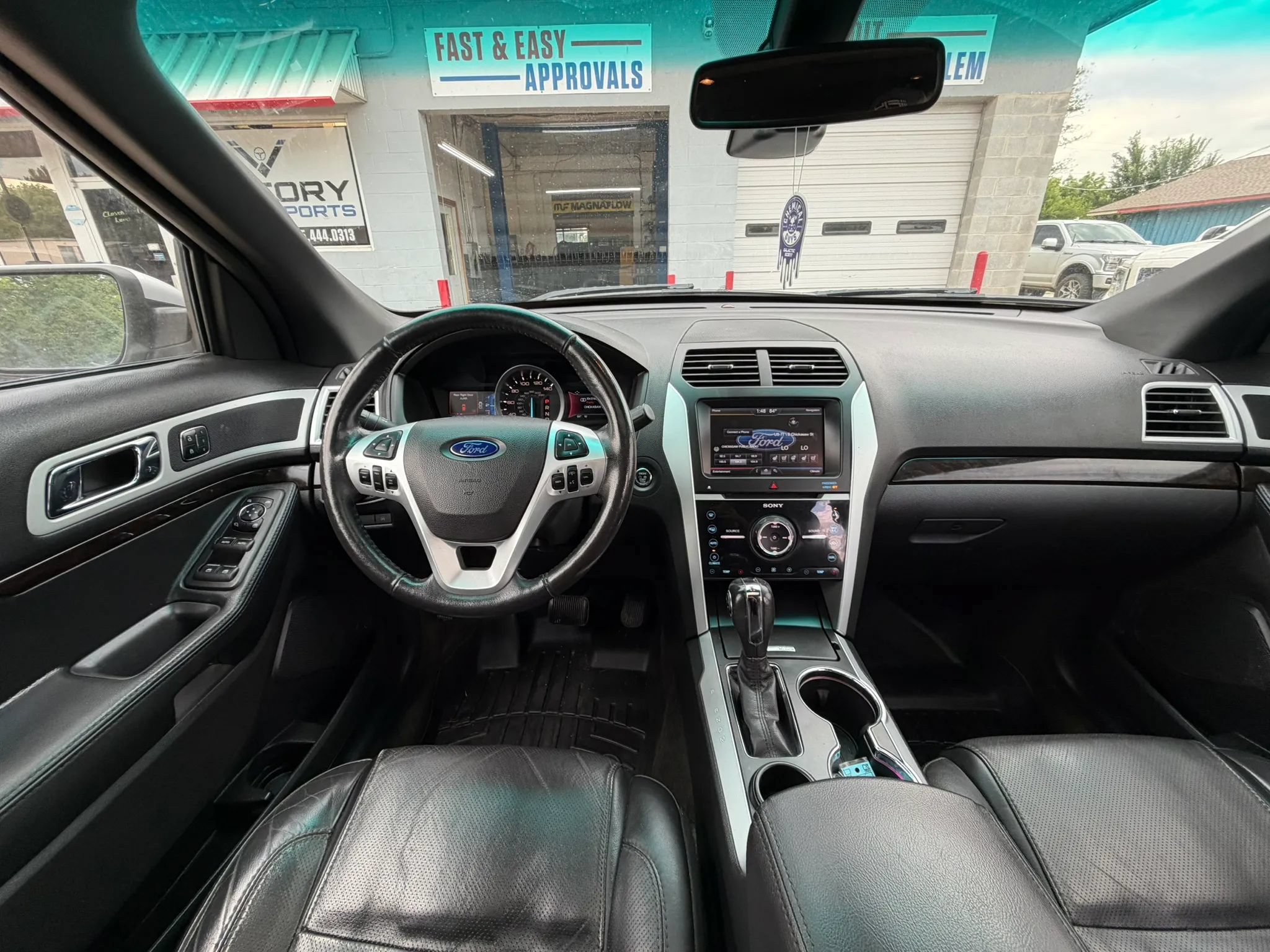 Used 2015 Ford Explorer Limited w/ Equipment Group 302A FWD image 12