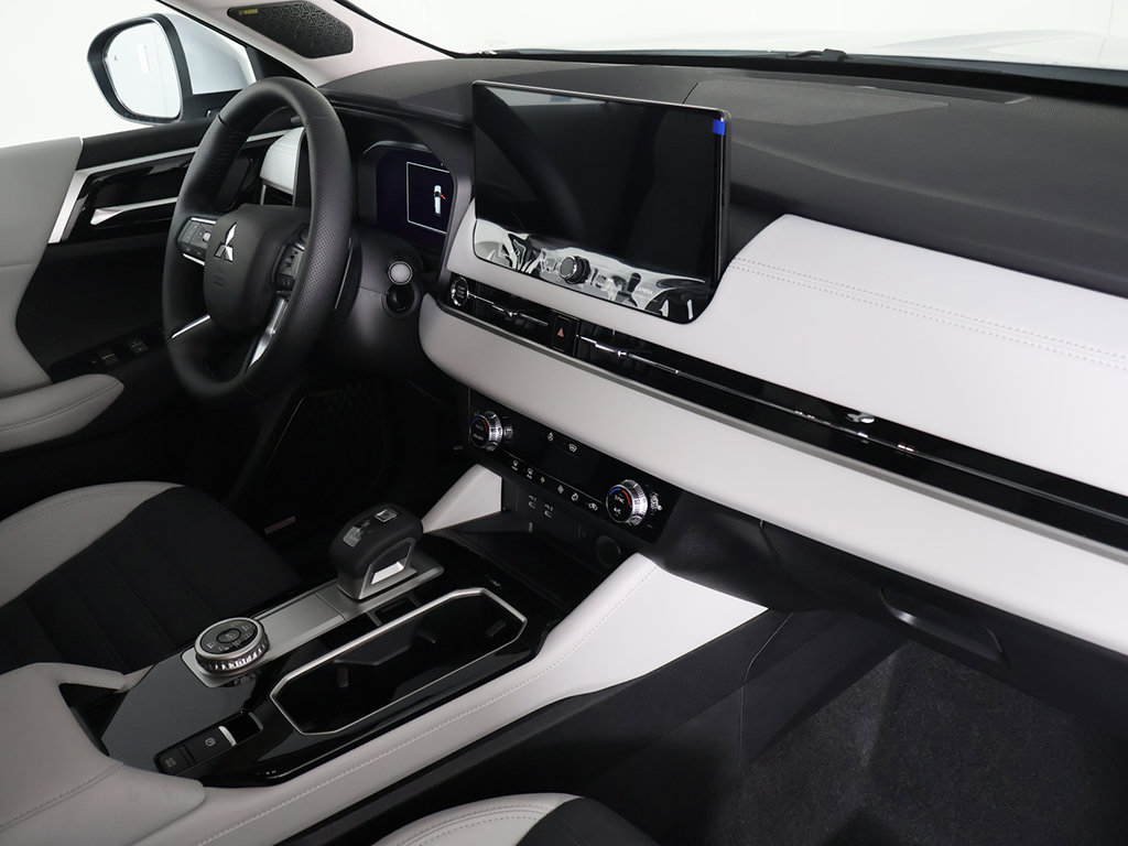 New 2026 Mitsubishi Outlander SE AWD/4WD image 30