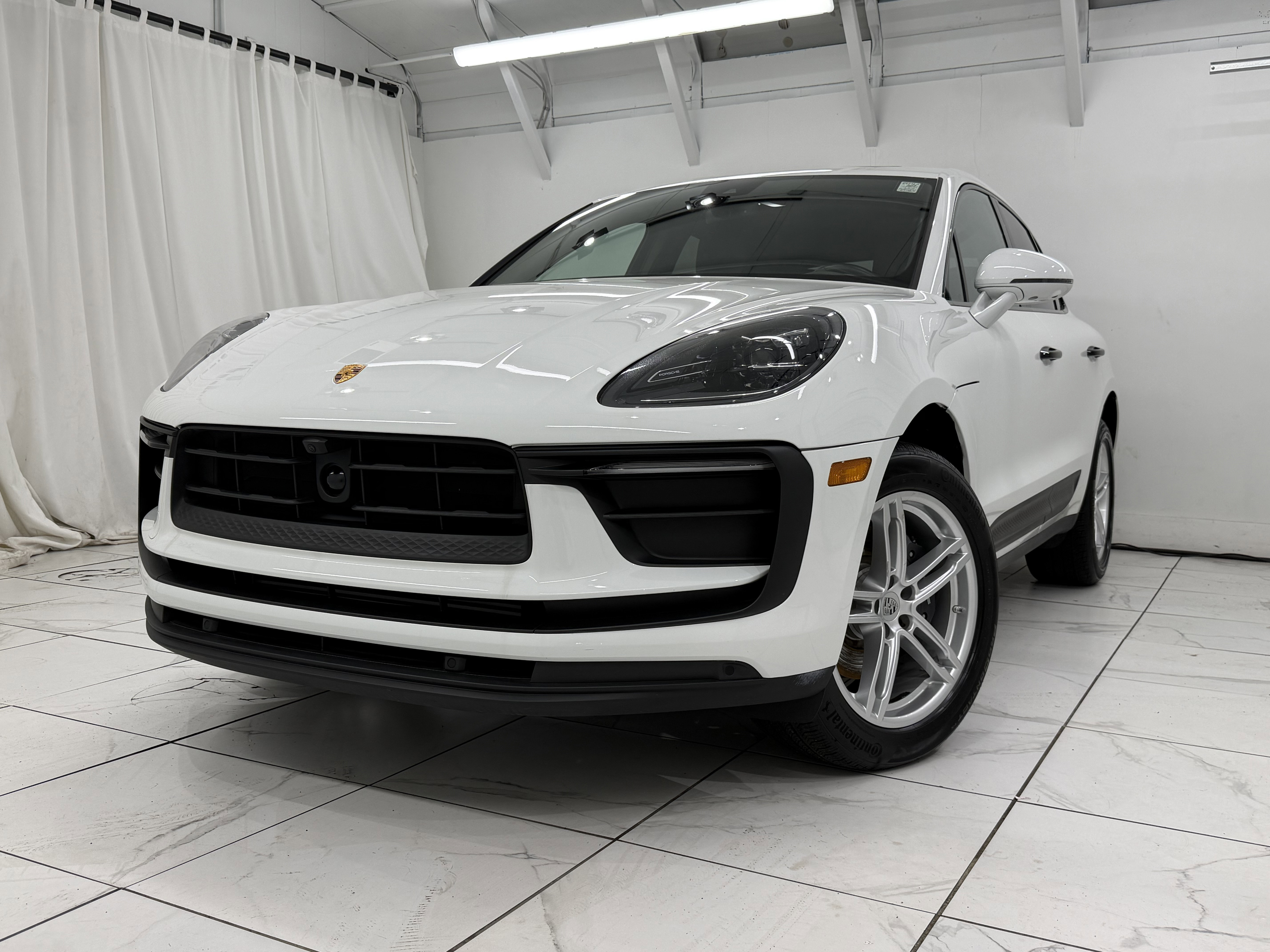 Certified 2023 Porsche Macan image 8