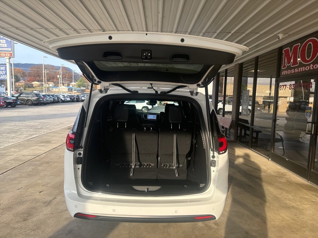 New 2026 Chrysler Pacifica Select image 25