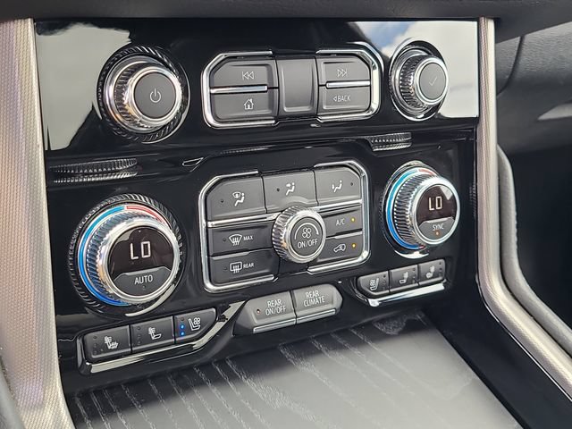 Used 2024 GMC Yukon XL Denali AWD/4WD image 30