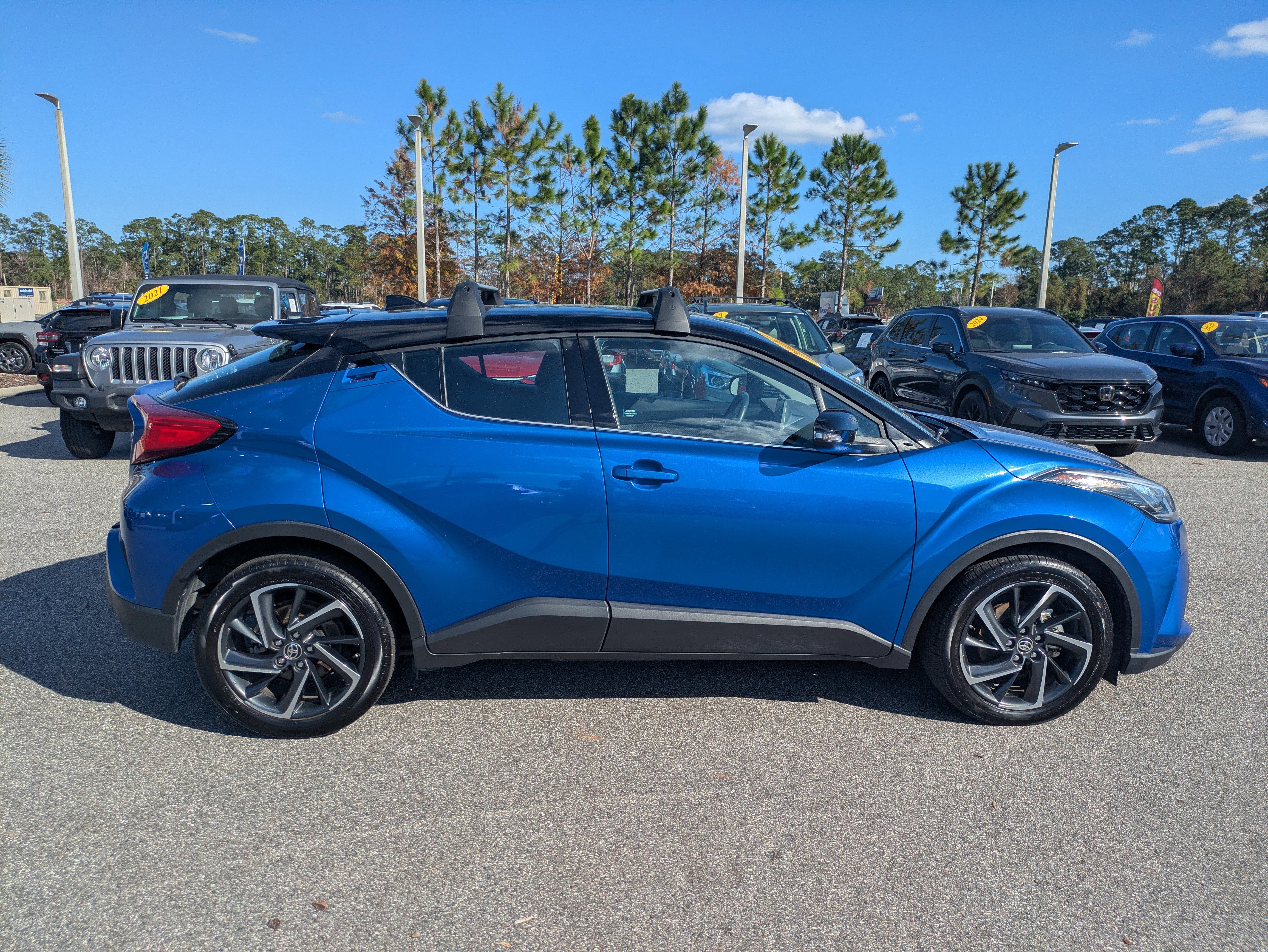 Used 2021 Toyota C-HR Limited image 3
