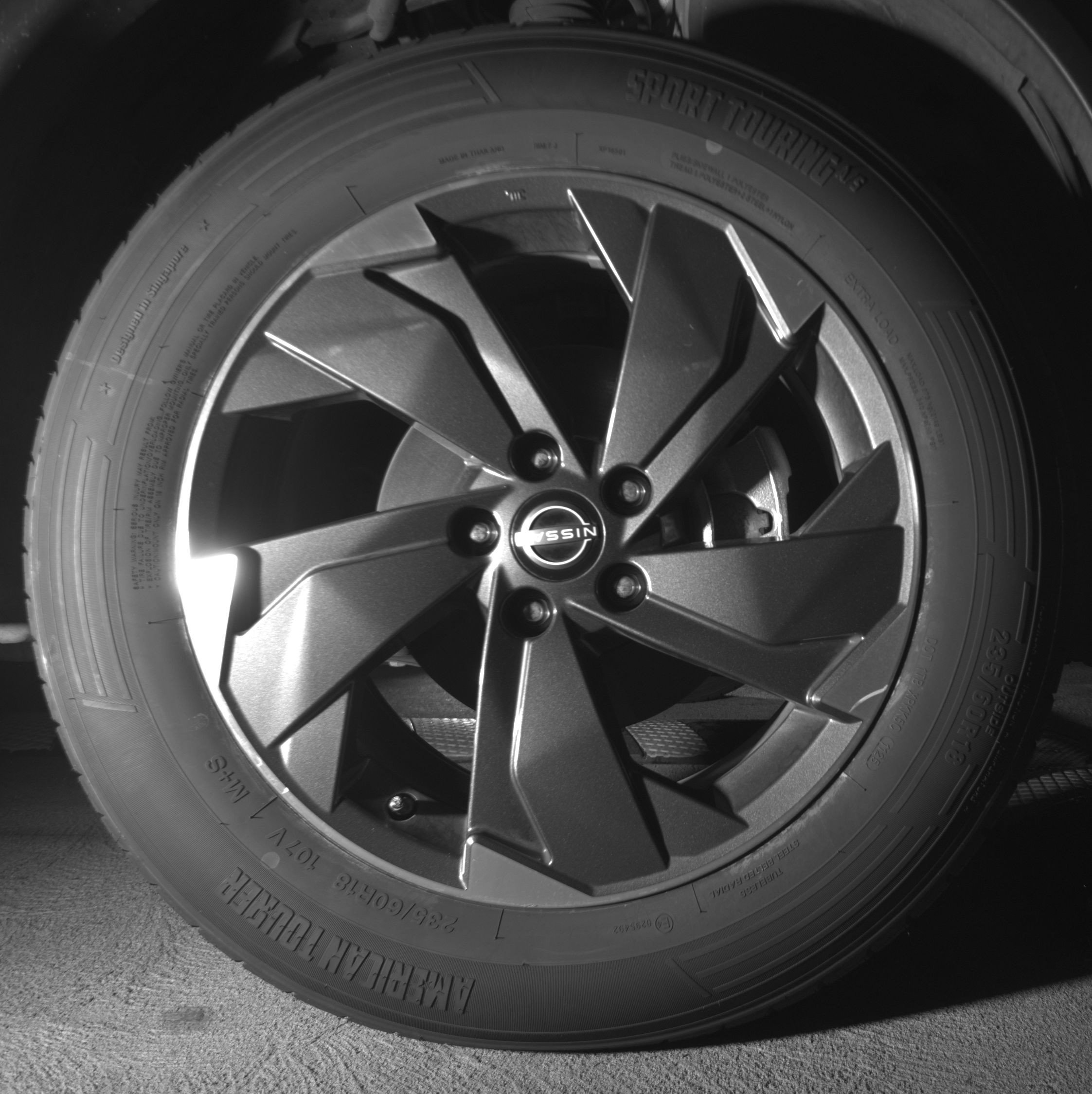Used 2025 Nissan Rogue SV AWD/4WD image 13