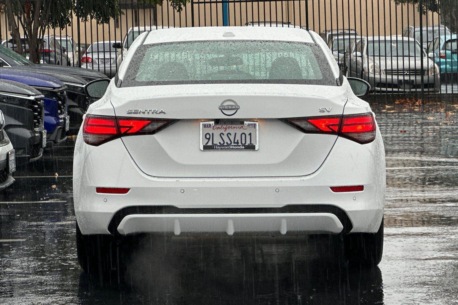 Used 2024 Nissan Sentra SV image 4