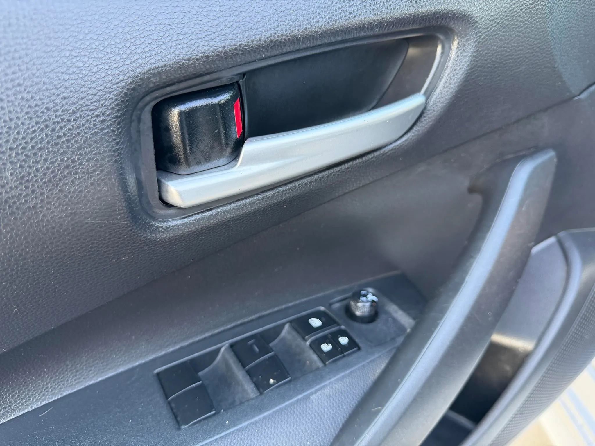 Used 2020 Toyota Corolla LE FWD image 11