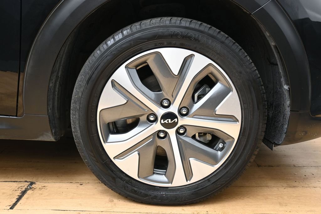 Used 2022 Kia Niro EX Premium FWD image 11