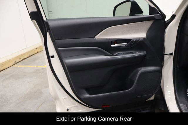 Used 2024 Toyota Grand Highlander Limited FWD image 16