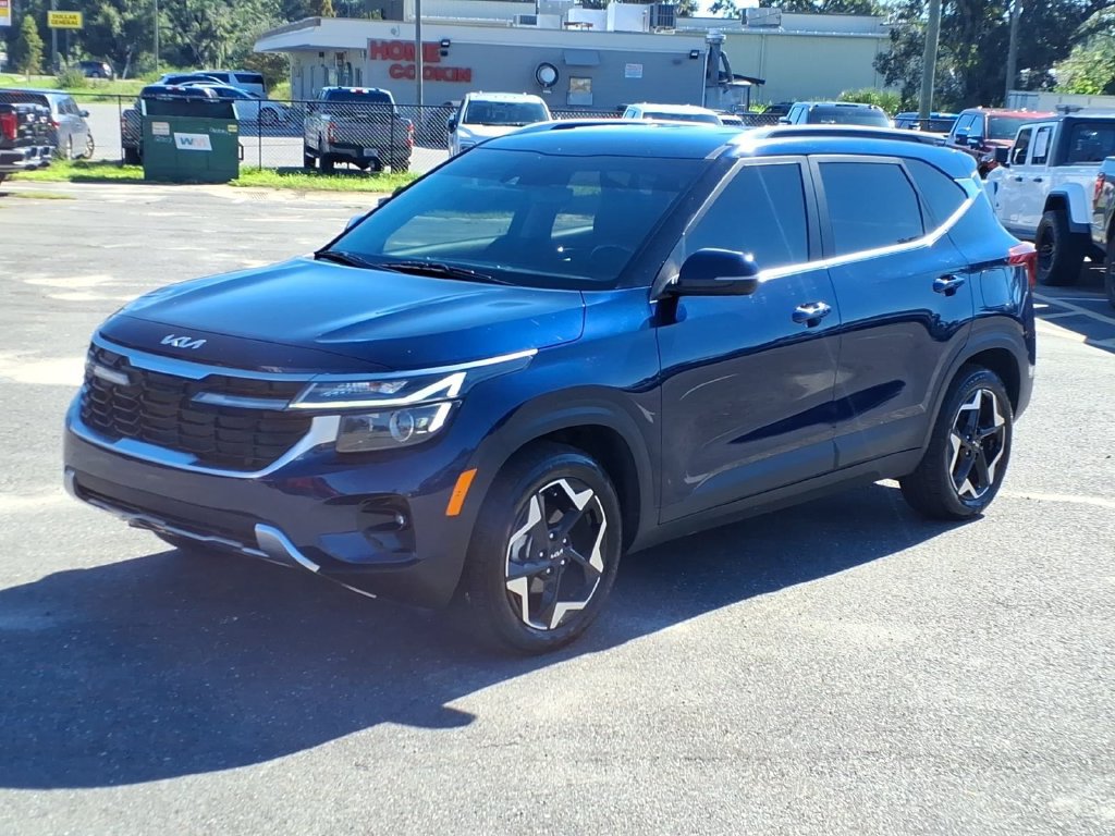 Used 2024 Kia Seltos EX FWD image 3