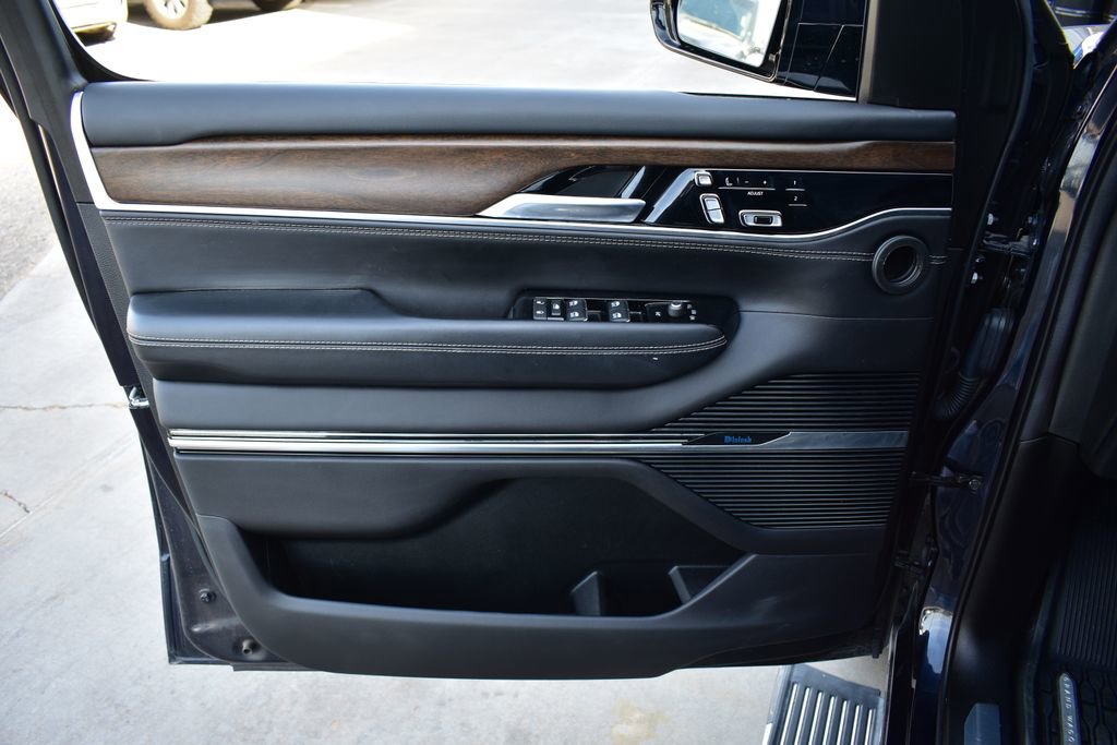 Used 2022 Jeep Grand Wagoneer Series II w/ Premium Group II image 16