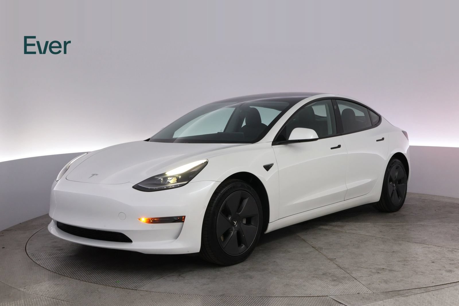 Used 2021 Tesla Model 3 Standard Range Plus RWD image 2