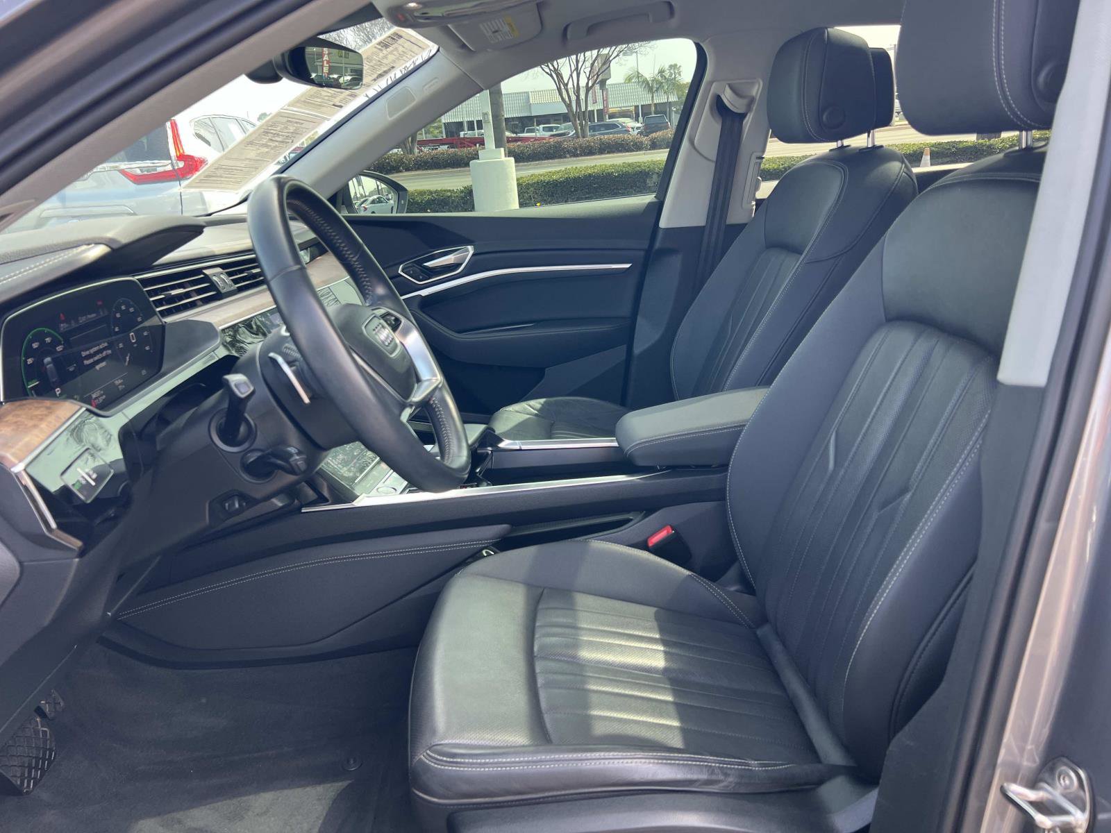 Used 2019 Audi e-tron Premium Plus image 20