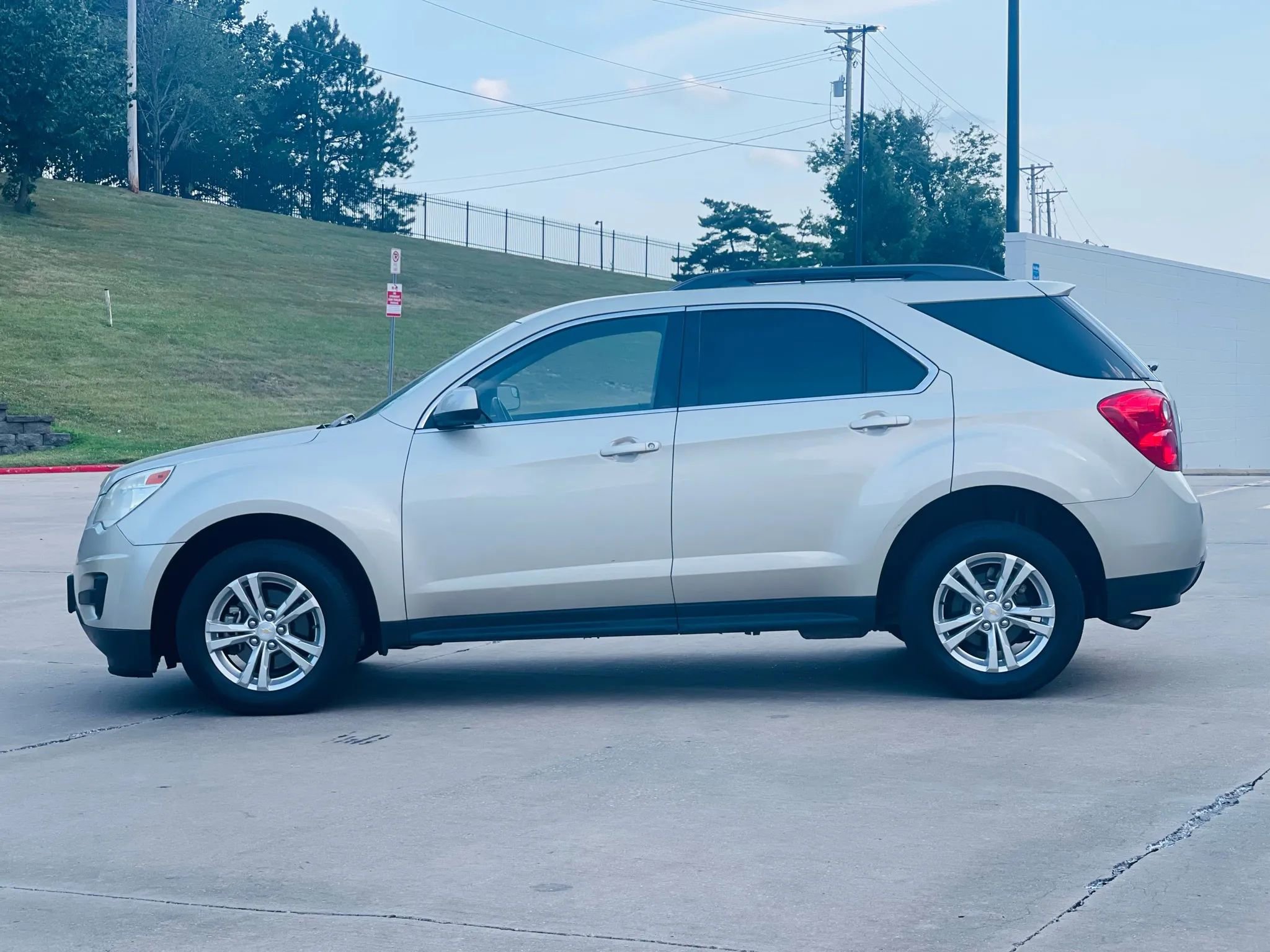 Used 2013 Chevrolet Equinox LT w/ Driver Convenience Package image 4