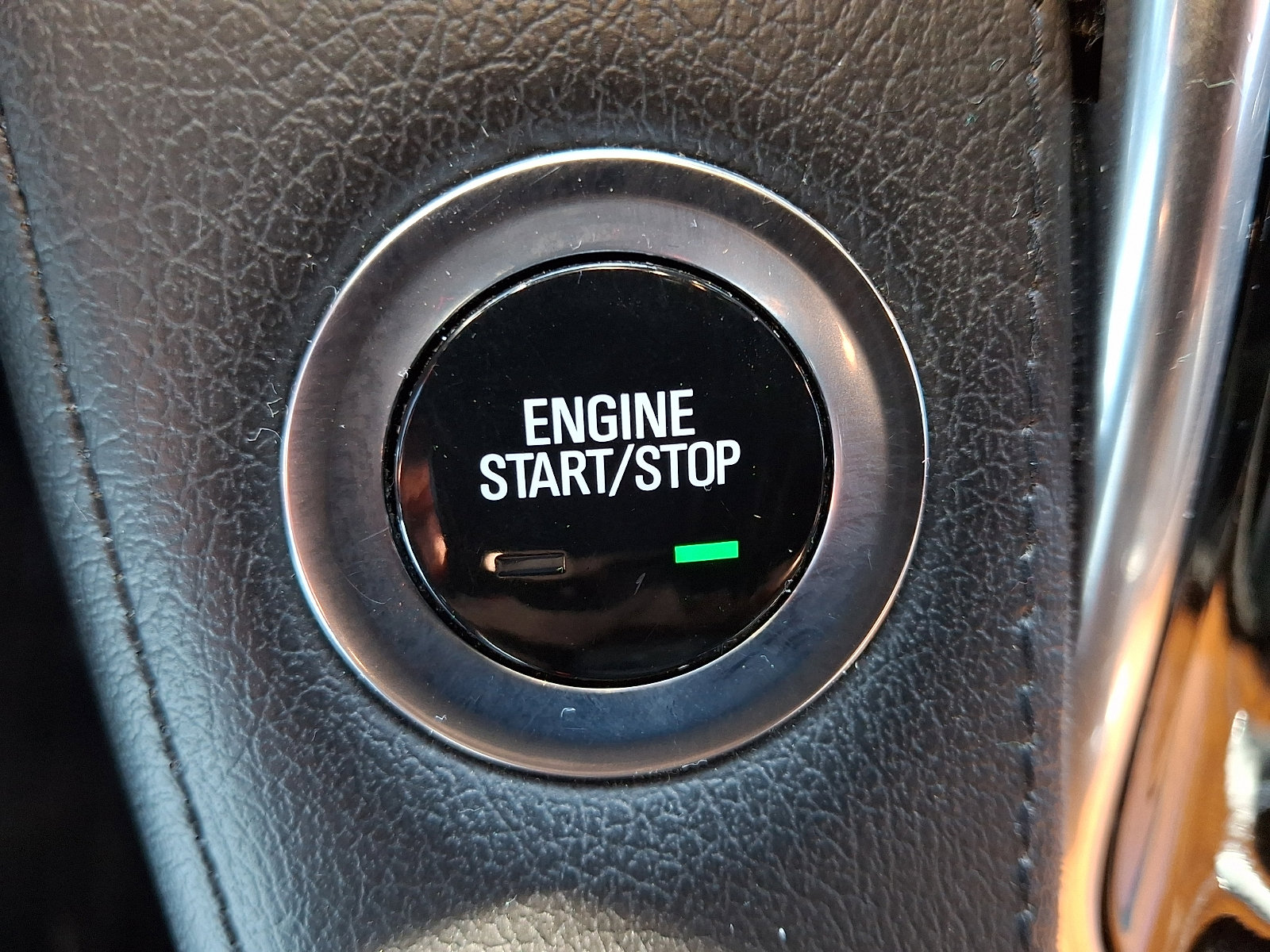 Used 2020 Cadillac Escalade ESV Luxury w/ Escalade Sport Edition AWD/4WD image 26