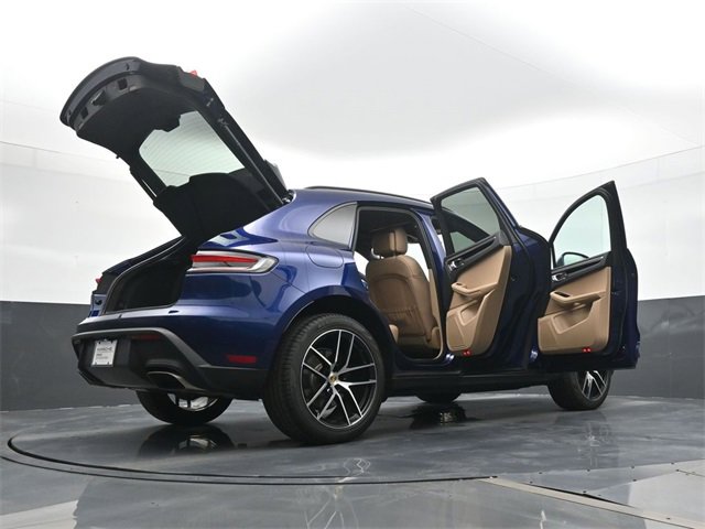 Used 2025 Porsche Macan image 27