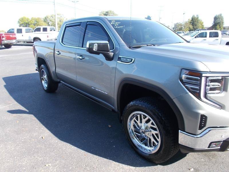 Used 2025 GMC Sierra 1500 SLT w/ SLT Premium Plus Package AWD/4WD image 11