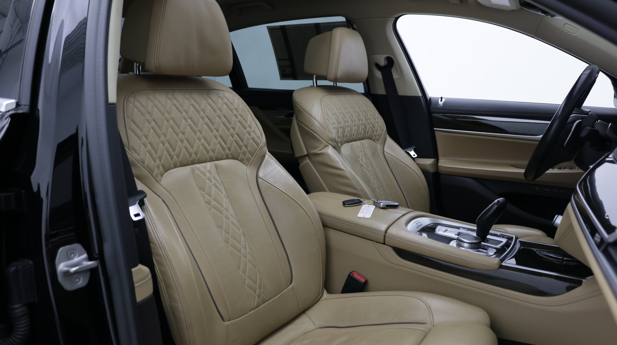 Used 2022 BMW 740i w/ Premium Package RWD image 48